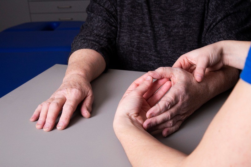 Verplaatsing Blind Afwijzen Handtherapie bij pijnklachten door duimartrose